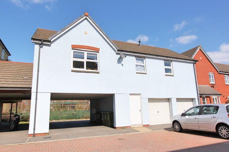 Chaucer Grove, Exeter 2 bed detached house - £1,100 pcm (£254 pw)