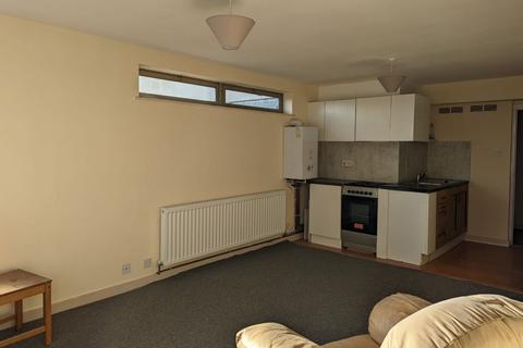 3 bedroom flat for sale - Flat 4 Isobel House, Staines Road West, Sunbury-on-Thames, Middlesex, TW16 7BD