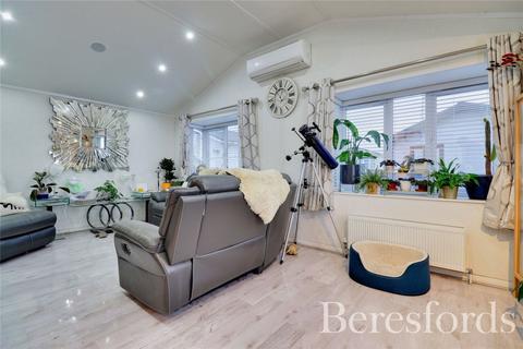 2 bedroom detached house for sale - Maple Mews, Hayes Country Park, SS11