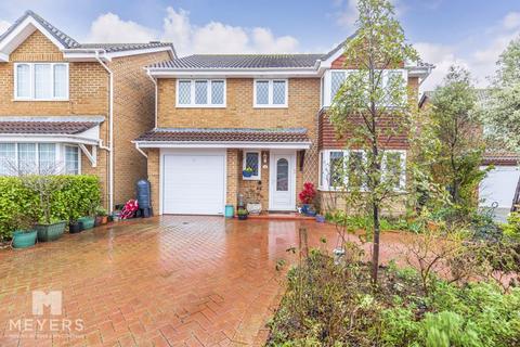 5 bedroom detached house for sale - Beauchamps Gardens, Bournemouth, BH7