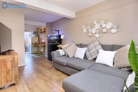 52 Lamb Meadow, Arlesey, SG15 6RY