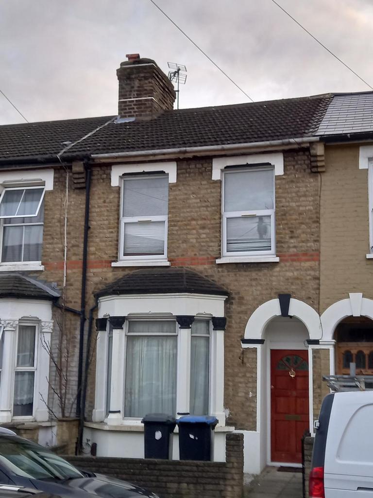 Two Bedroom Victorian Terraced House situated in