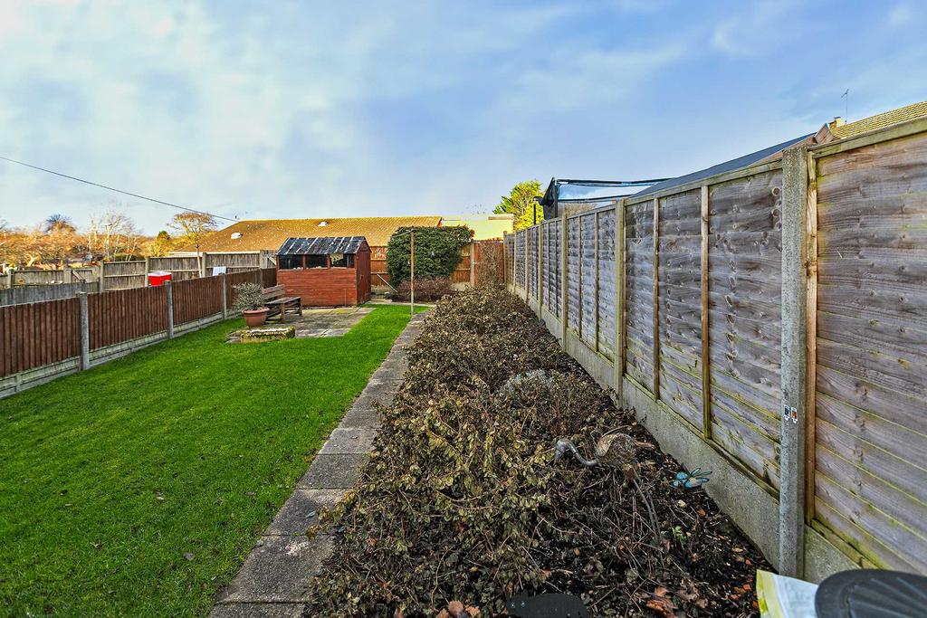 Buckfast Avenue, Bletchley, Milton Keynes 4 bed semidetached house for