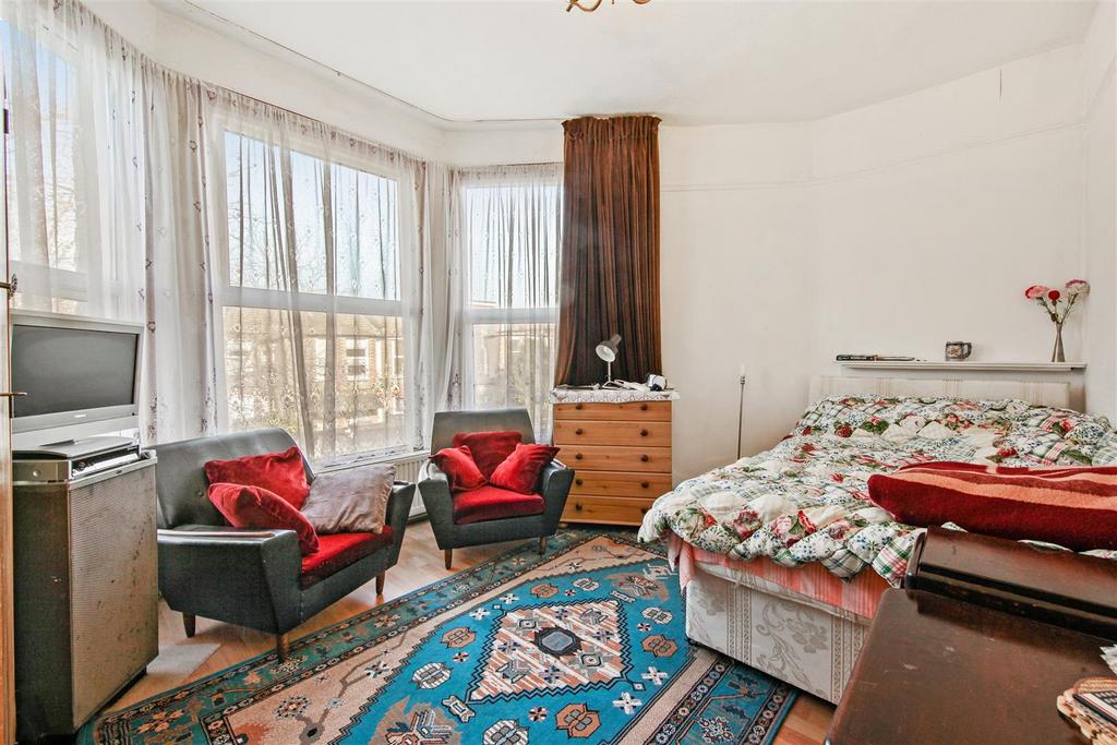 54 Woodside Road - o Xl OQKAAs I3 Vfz3 Az Fq G.jpg