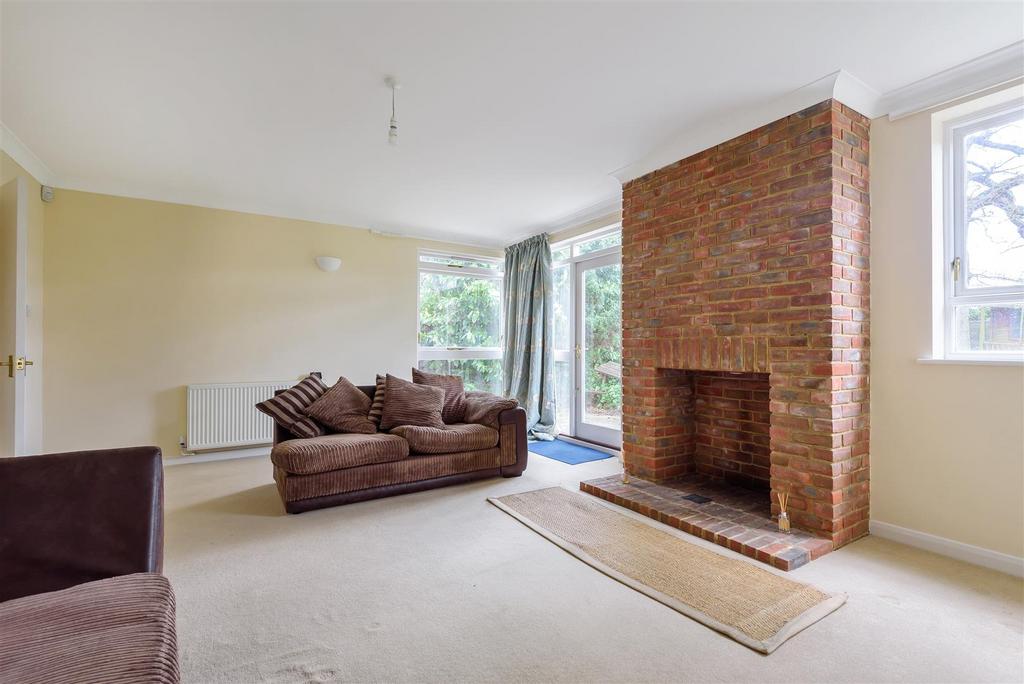 Wallis Avenue, Maidstone 4 bed detached house for sale £450,000