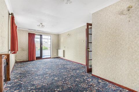 8 Caernarvon Drive, Maidstone, ME15 6FJ