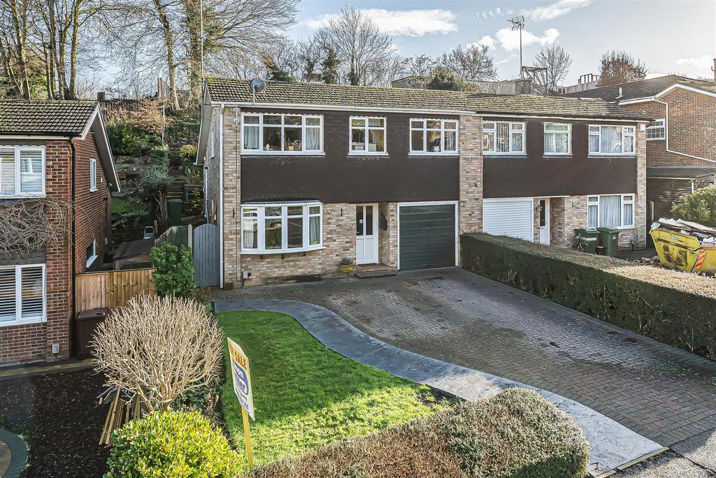 Chapman Avenue, Maidstone 3 bed semidetached house £350,000
