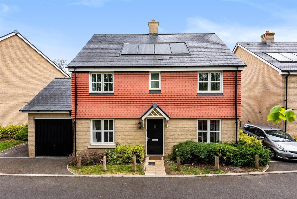 James Huxley Avenue, Barming 4 bed detached house £500,000