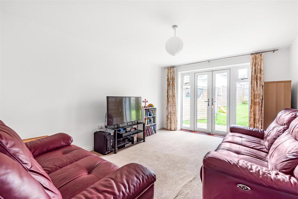 James Huxley Avenue, Barming 4 bed detached house £500,000