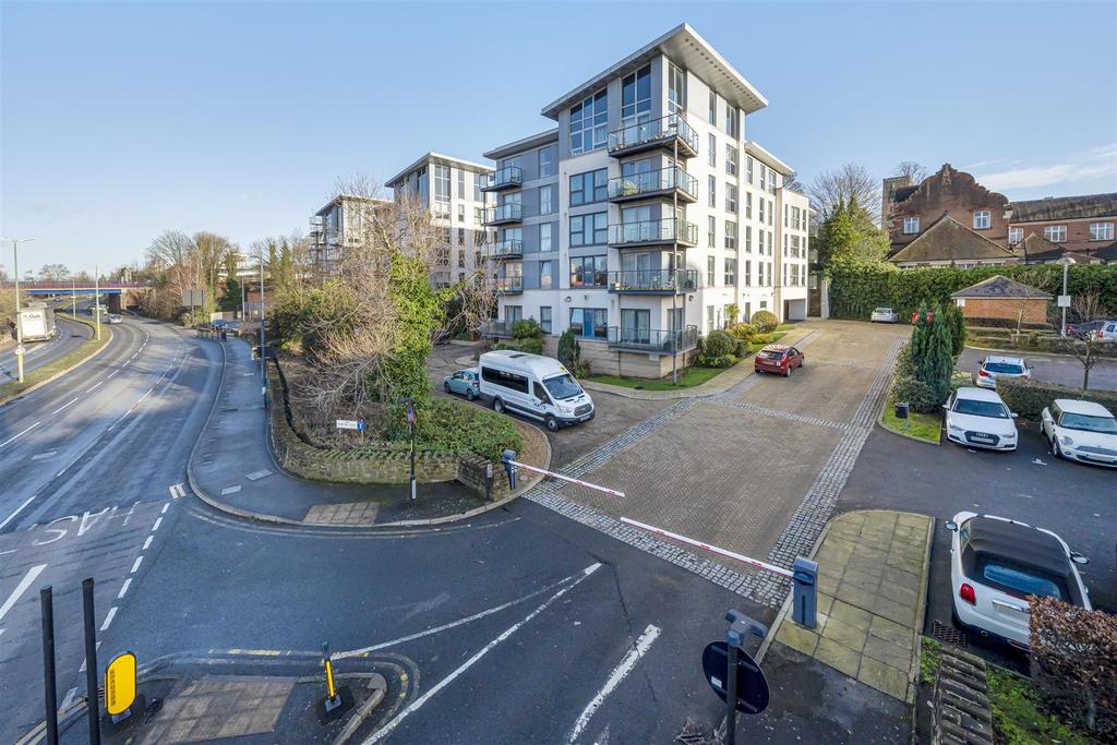 Mckenzie Court, Maidstone 2 bed apartment £225,000
