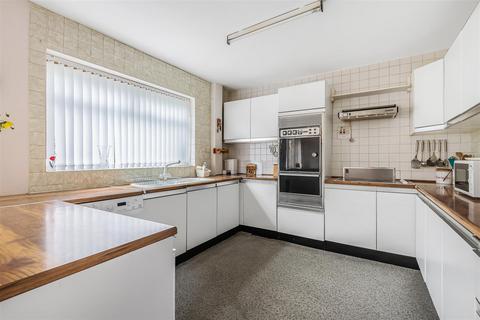 9 Brooklands, Headcorn, Ashford, TN27 9QS