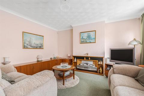 9 Brooklands, Headcorn, Ashford, TN27 9QS
