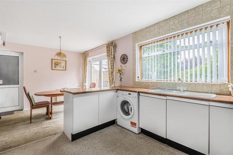 9 Brooklands, Headcorn, Ashford, TN27 9QS