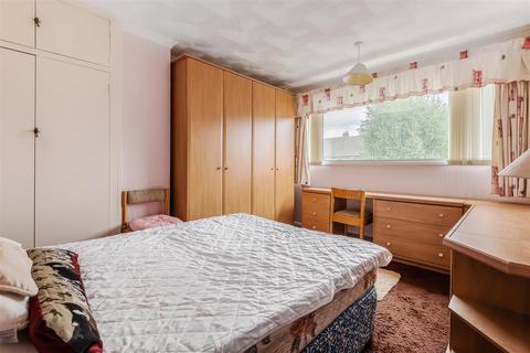 9 Brooklands, Headcorn, Ashford, TN27 9QS