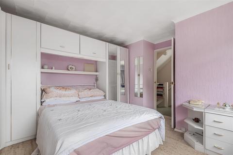 9 Brooklands, Headcorn, Ashford, TN27 9QS