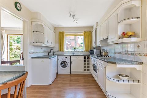 1 Adbert Drive, East Farleigh, Maidstone, ME15 0DE