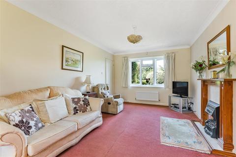 1 Adbert Drive, East Farleigh, Maidstone, ME15 0DE