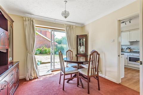 1 Adbert Drive, East Farleigh, Maidstone, ME15 0DE