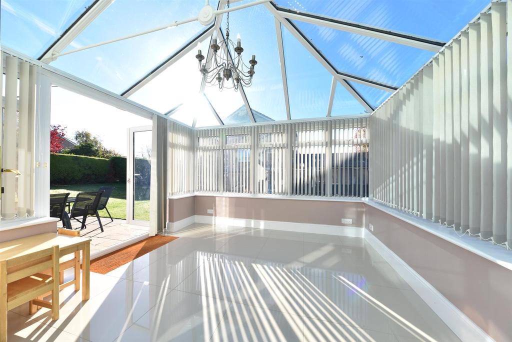 Trafford Close, Stevenage 4 bed detached house £625,000