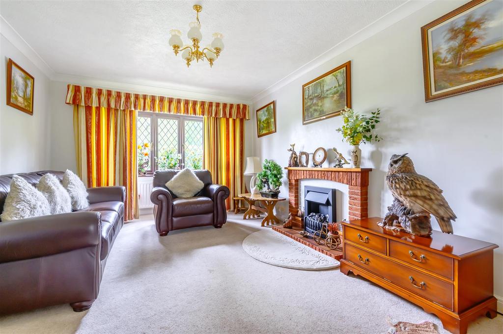 Peverel Drive, Bearsted 4 bed detached house £615,000