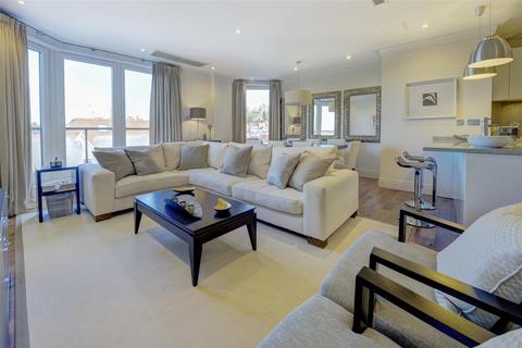 2 bedroom apartment for sale, West Heath Place, NW11