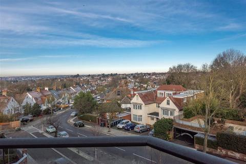 2 bedroom apartment for sale, West Heath Place, NW11