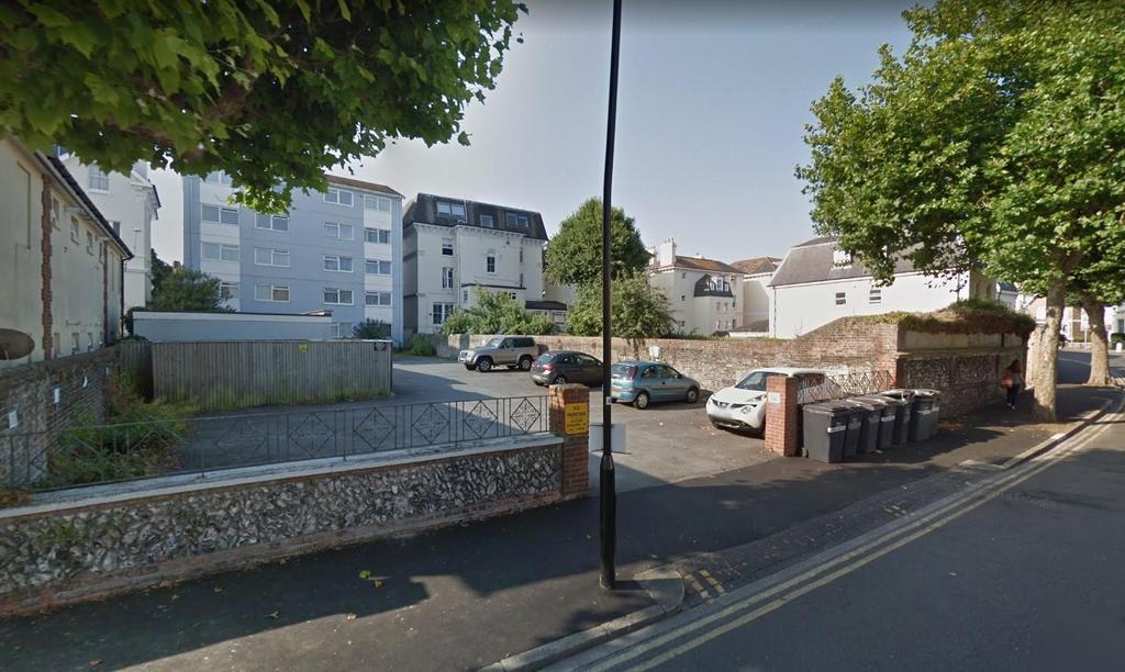 Lismore Road, Eastbourne Property £75 pcm (£17 pw)