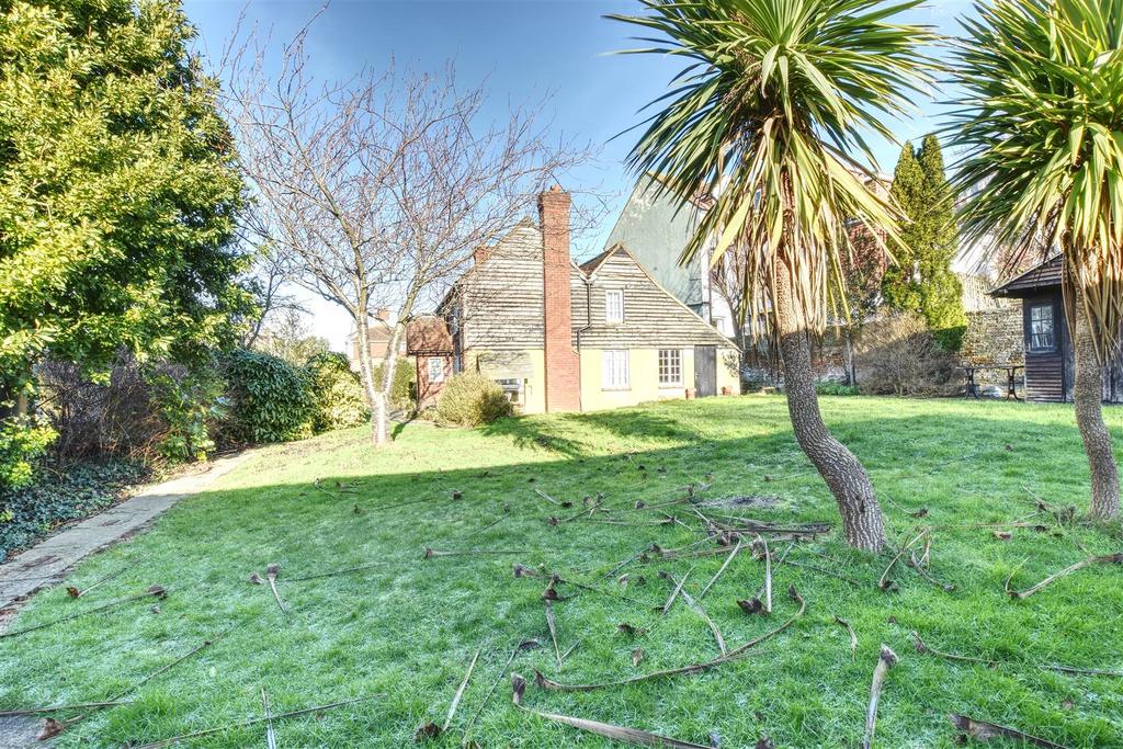 Belle Hill, BexhillOnSea 4 bed detached house for sale £490,000