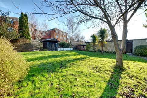36 Belle Hill, Bexhill-on-sea, TN40 2AG