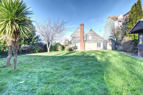 36 Belle Hill, Bexhill-on-sea, TN40 2AG