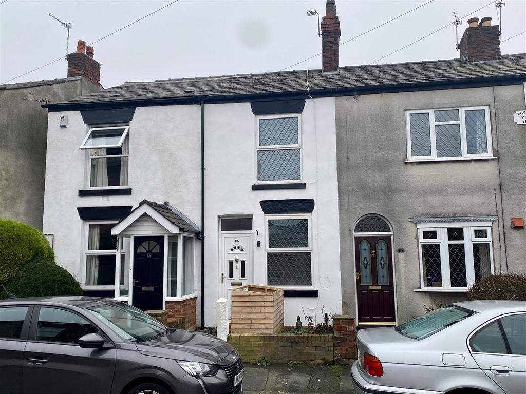 Bramhall Moor Lane, Hazel Grove... 2 bed house £900 pcm (£208 pw)