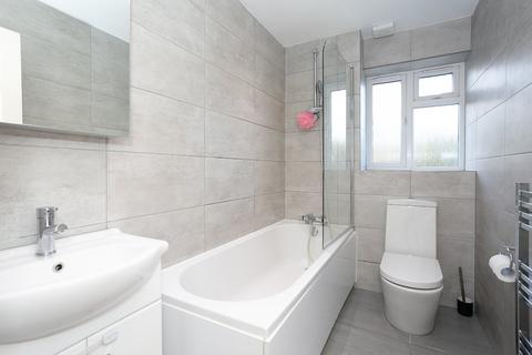 12 Malden Fields, Bushey, WD23 2QA
