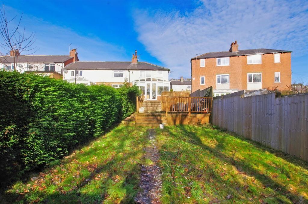 Sunnybank Crescent, Greetland, Halifax 2 bed end of terrace house £