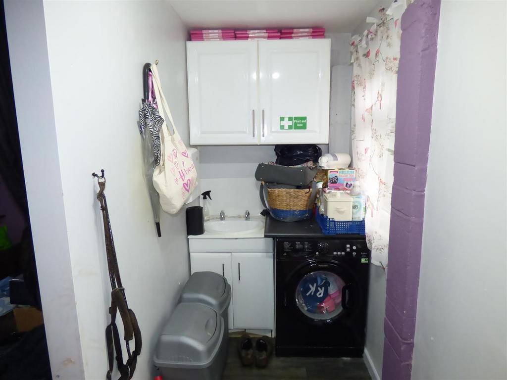 Side Annexe
