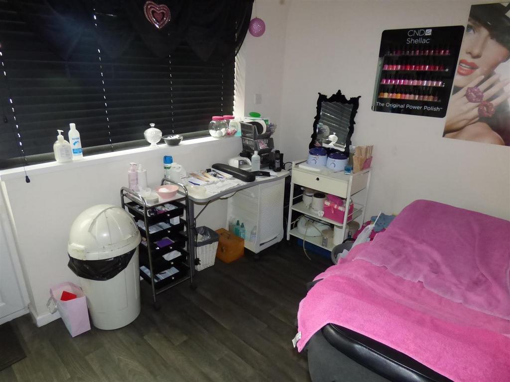Side Annexe