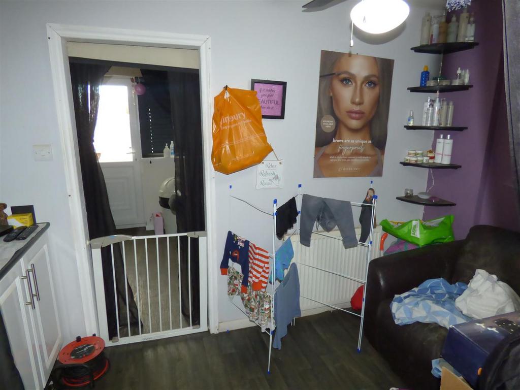 Side Annexe