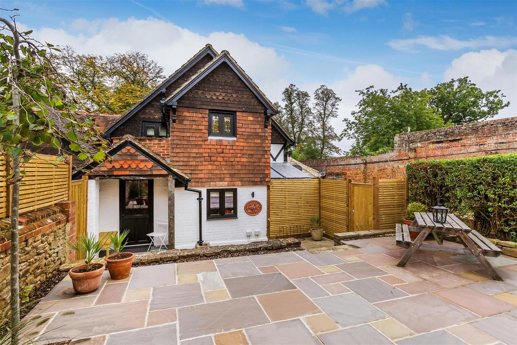 The Street, Compton, Guildford 1 bed semidetached house £1,900 pcm