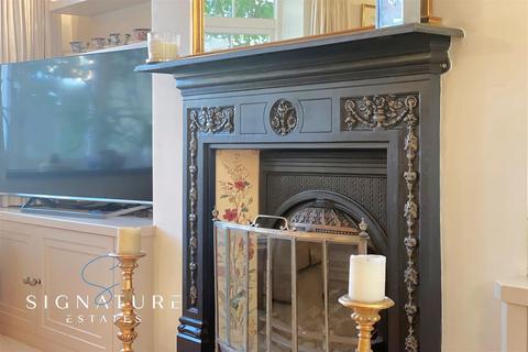 20 Dinmore, Bovingdon, Hemel Hempstead, HP3 0QW