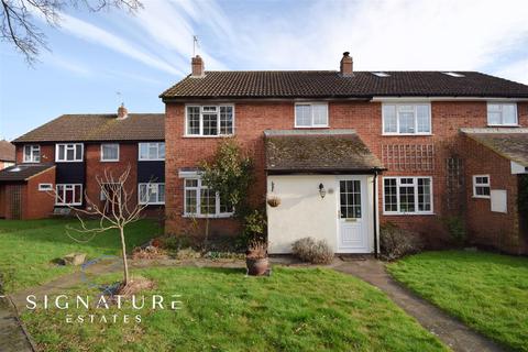 20 Dinmore, Bovingdon, Hemel Hempstead, HP3 0QW