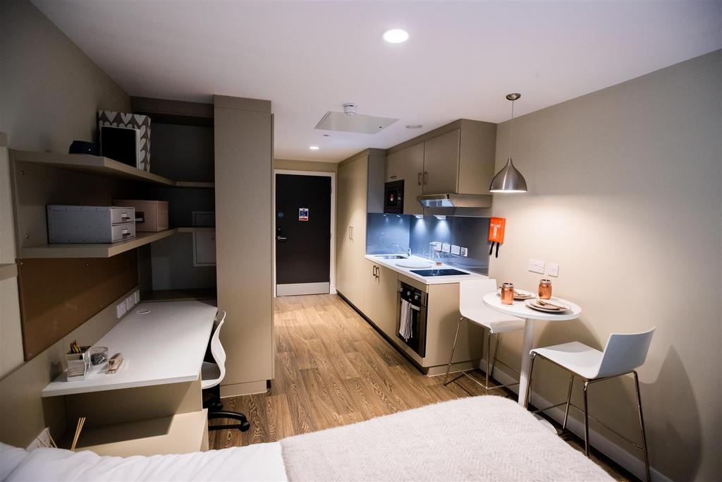 A64 I5793-min.jpg