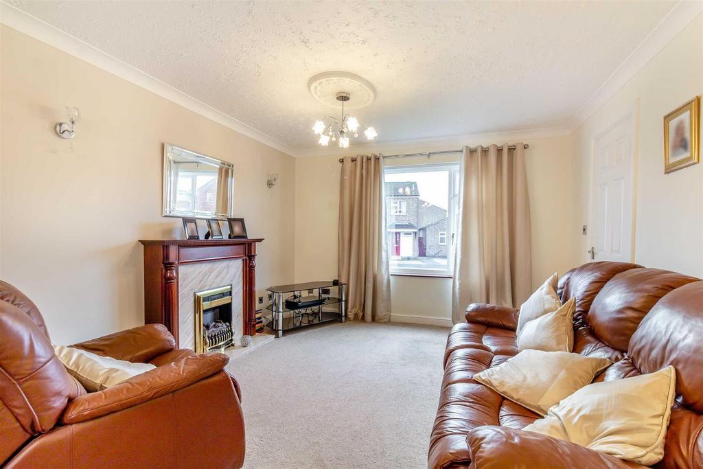Sheldon Road, Holme Hall, Chesterfield 3 bed semidetached house £185,000