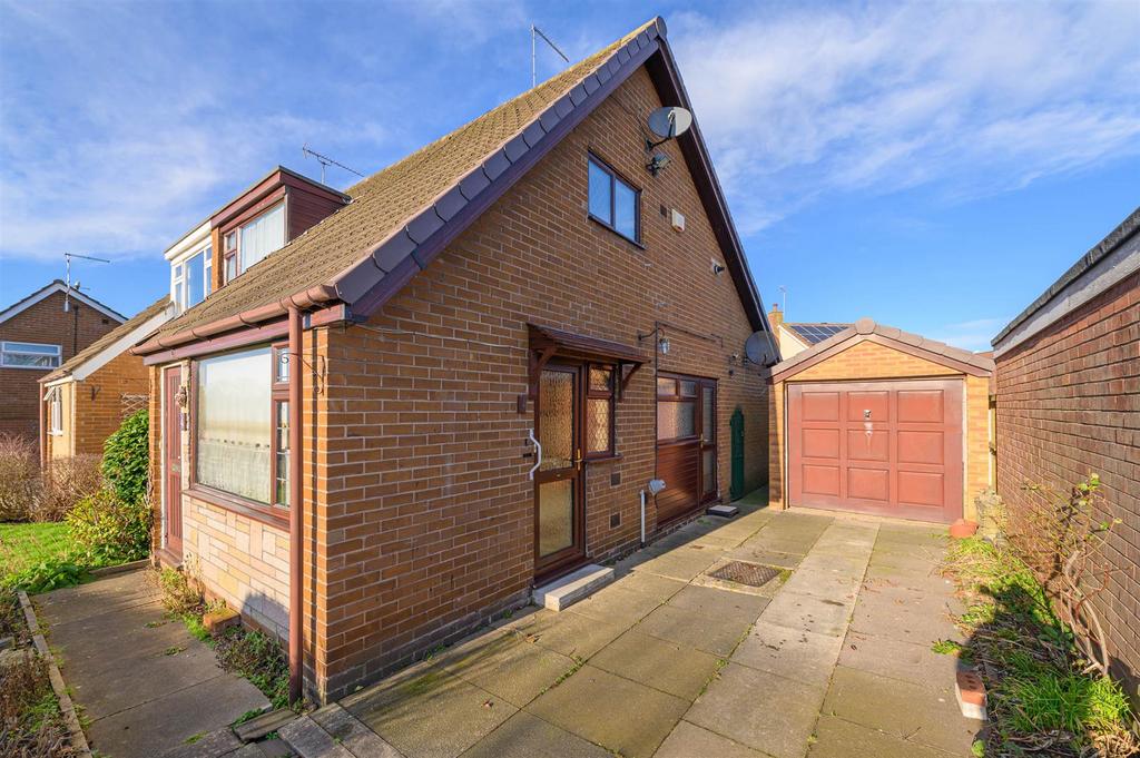 Mount Close, Nantwich 2 bed semidetached bungalow £215,000