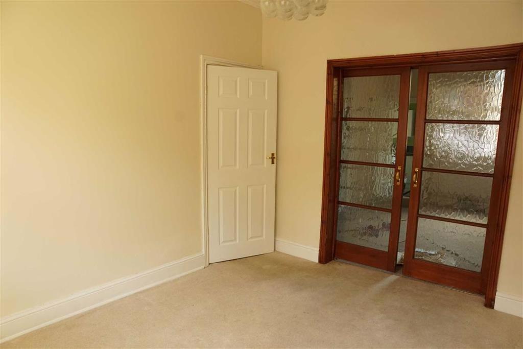 Southbank Street, Leek 2 bed terraced house £615 pcm (£142 pw)