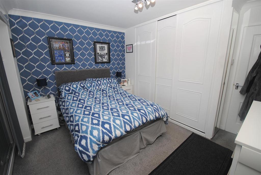 17moorgatedrivebed22.JPG