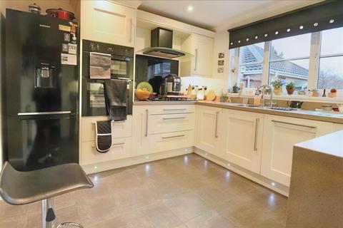 5 Bentley Drive, Lowestoft, NR32 4WA