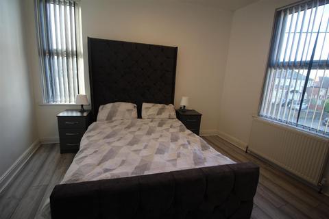 2 bedroom end of terrace house to rent, £120pppw excl Bills - 2 Bed on Grimston Road, Nottingham, NG7 5QX