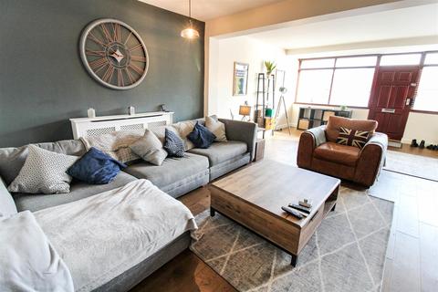 2 bedroom semi-detached house for sale - Gillshill Road, Hull