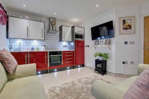 Apartment 3, Broadway House Broadway, Hornsea, HU18 1PZ