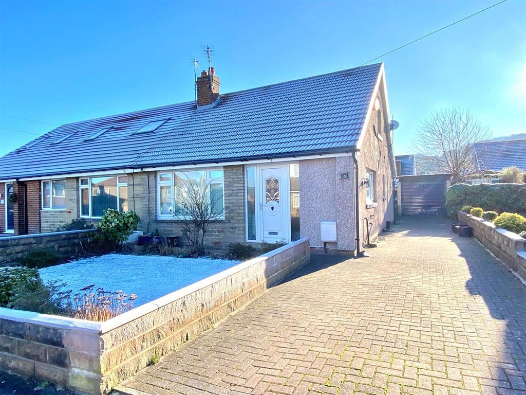 Crestfield Drive, Elland 2 bed semidetached bungalow for sale £215,000