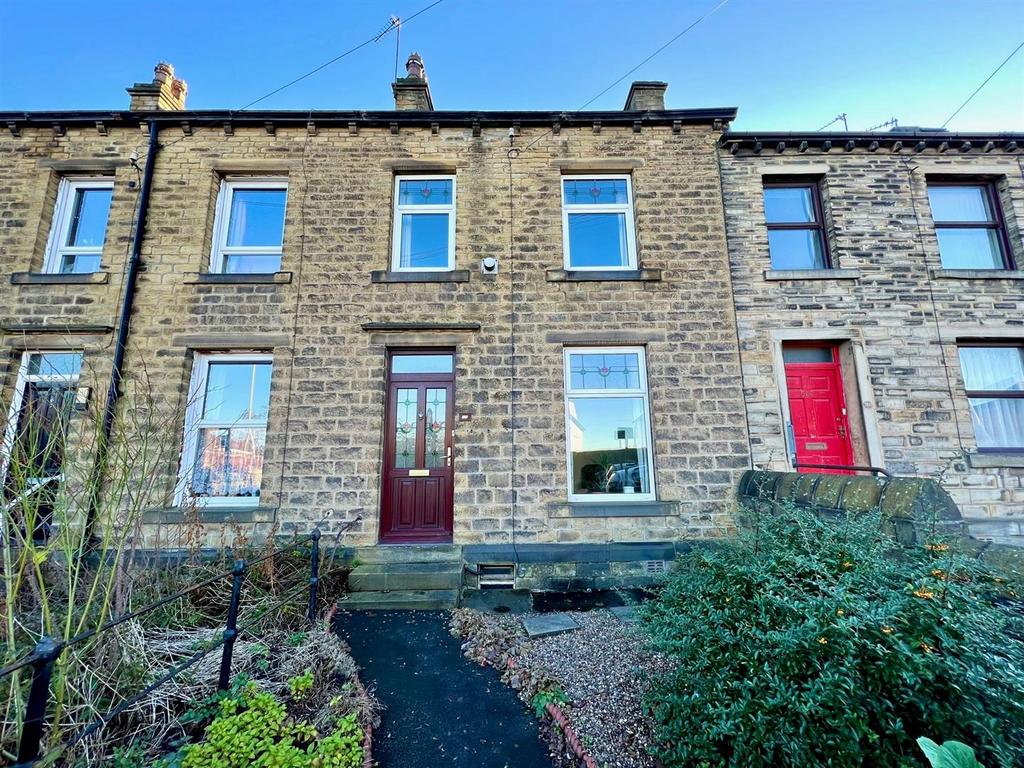 Wakefield Road, Huddersfield 3 bed terraced house for sale £150,000